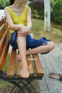 【在线看】袜小喵 KT051《长裤里的秘密》-秘语空间