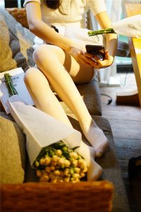 【在线看】袜小喵 KT025《被花耽误的一期》-秘语空间