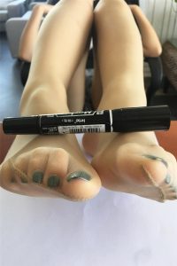 【在线看】袜小喵 KT002《玩物：马克笔》-秘语空间